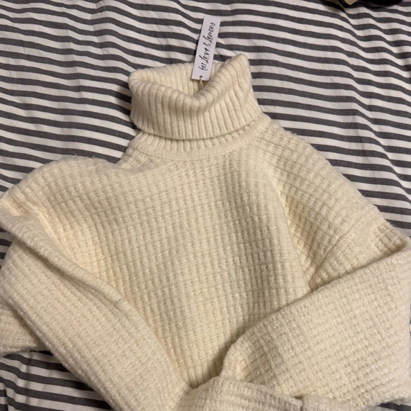 NWT For love and lemons Madeline ivory turtleneck size S - Picture 5 of 6